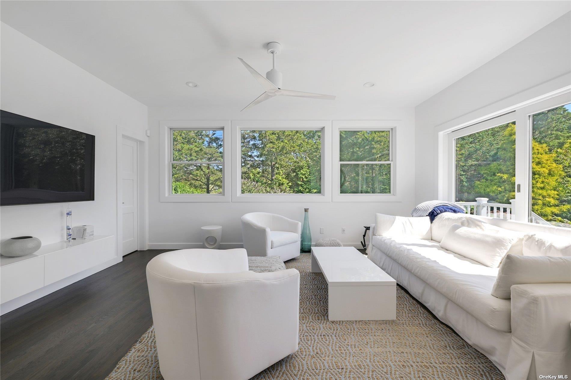 18 Remsen Lane, Remsenburg, NY 11960