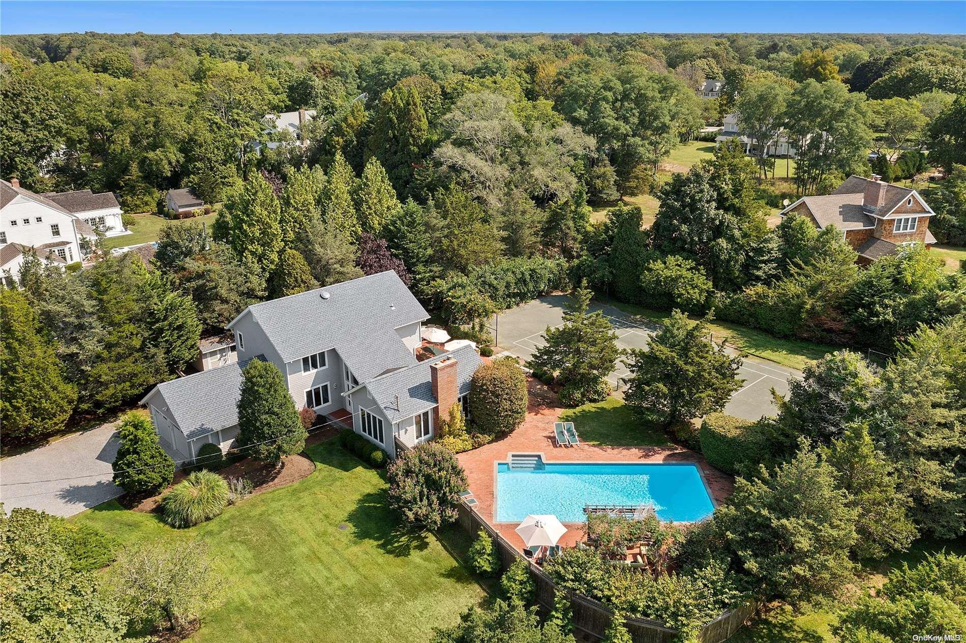 12 Rogers Lane, Remsenburg, NY 11960