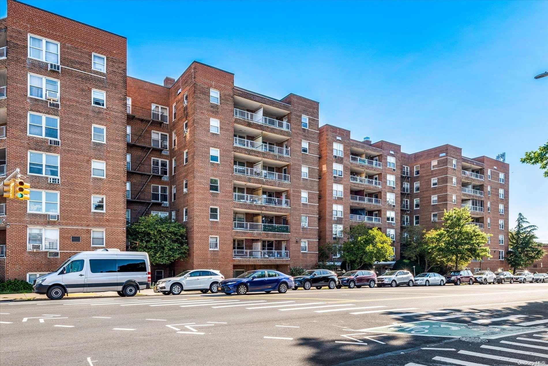 60-11 Broadway # 5M, Woodside, NY 11377