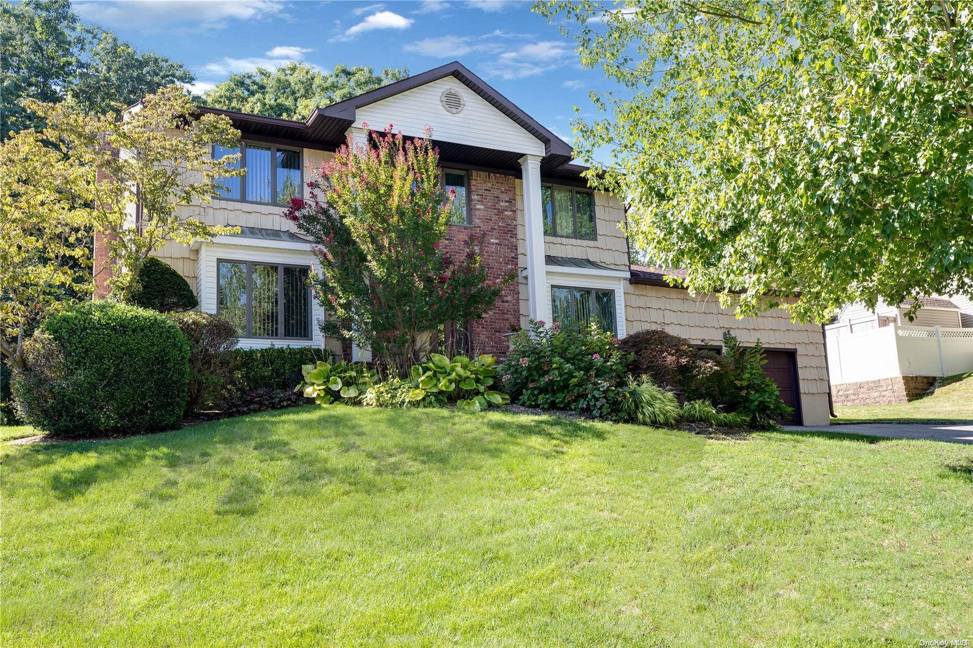 15 Long Acre Lane, Dix Hills, NY 11746