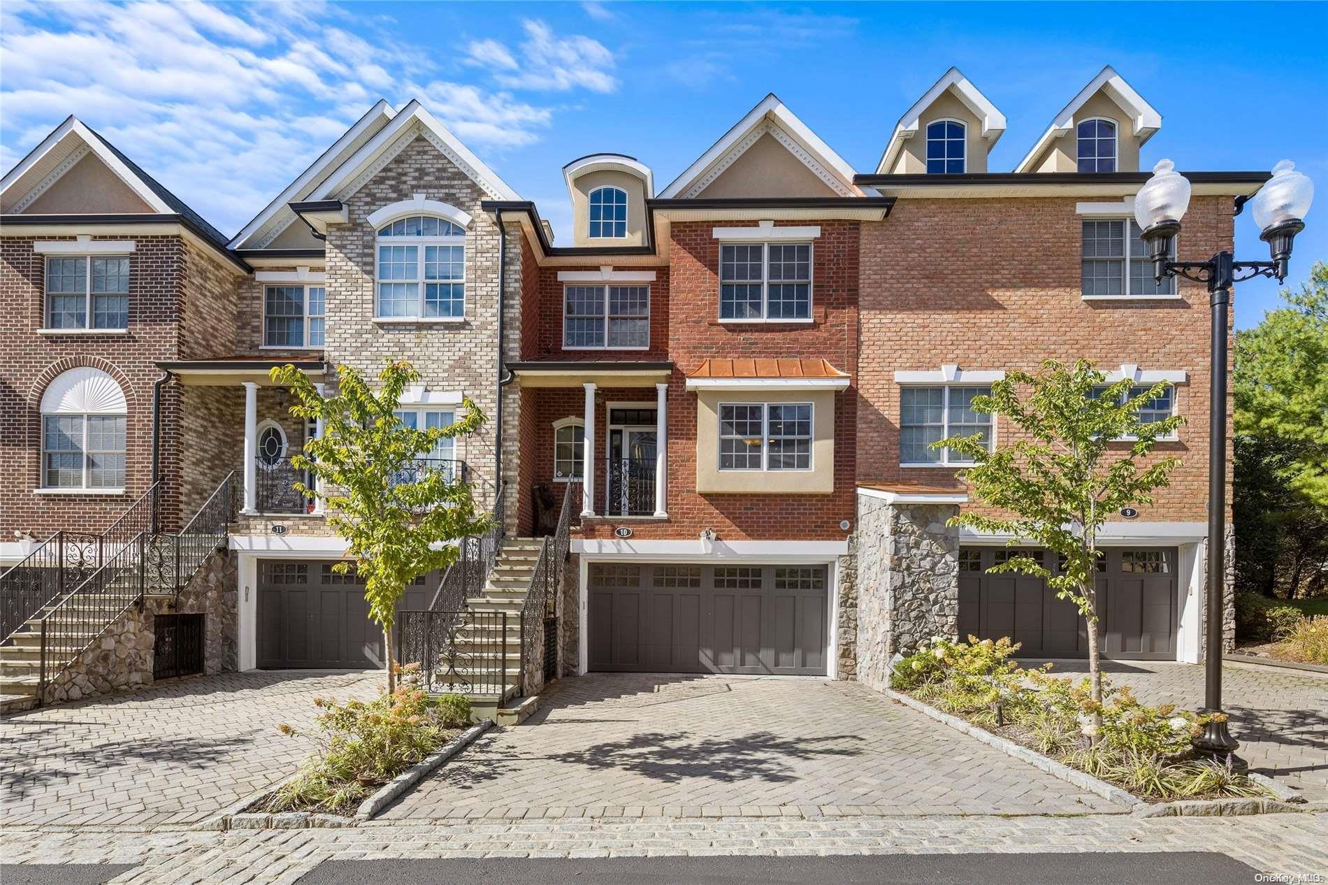 10 The Preserve # 10, Woodbury, NY 11797