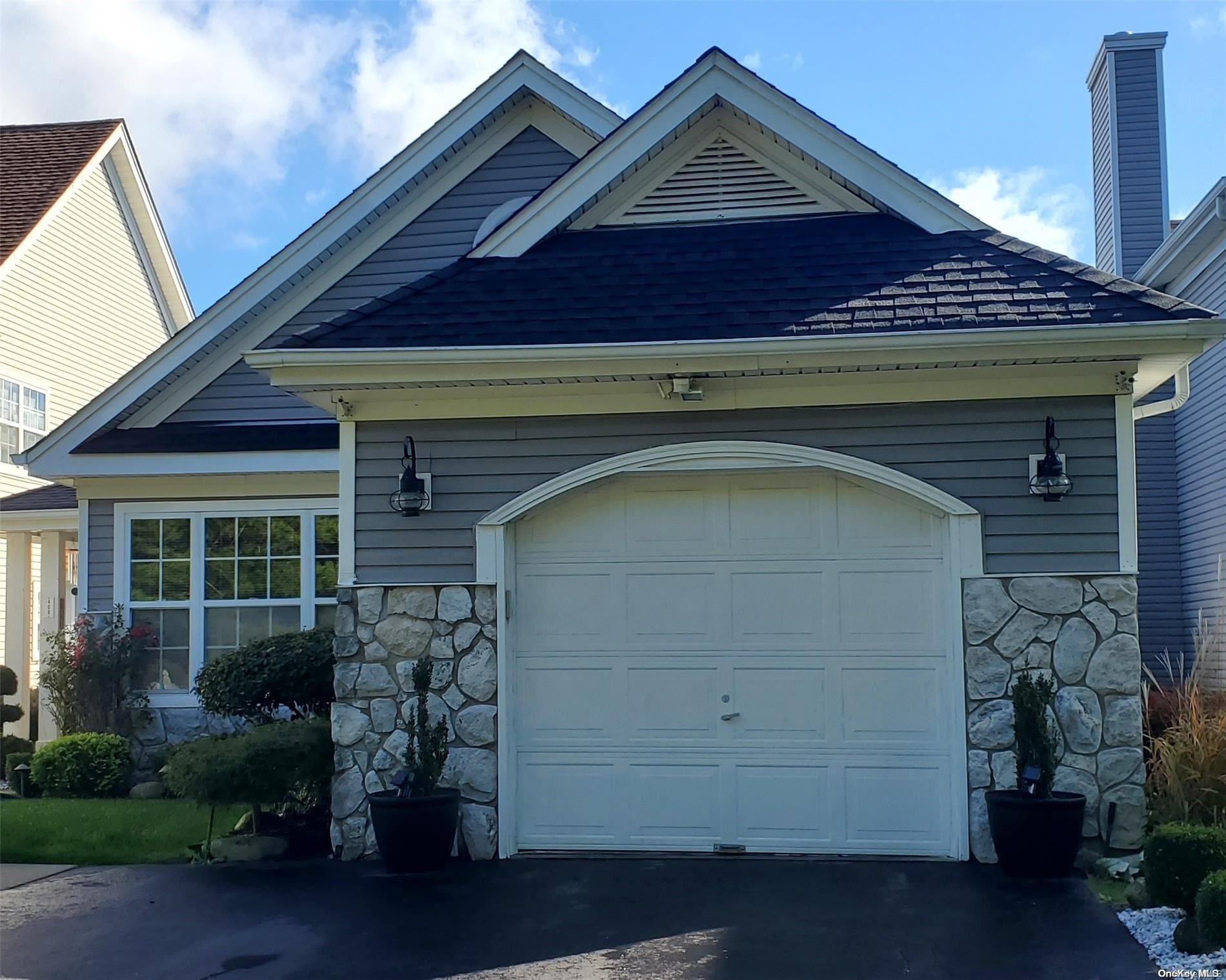 408 Birchwood Park Drive # 408, Middle Island, NY 11953