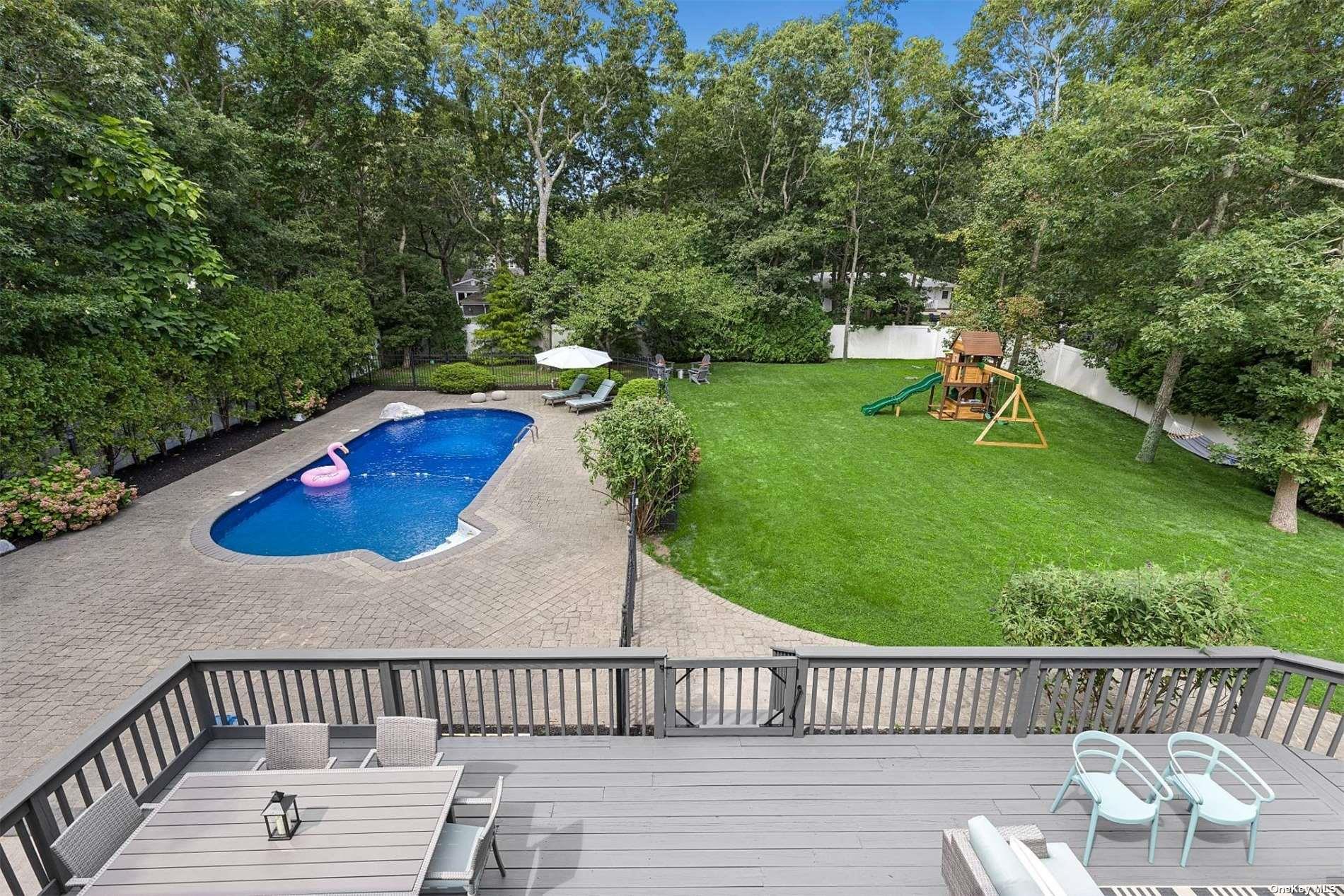 26 Squires Avenue, East Quogue, NY 11942