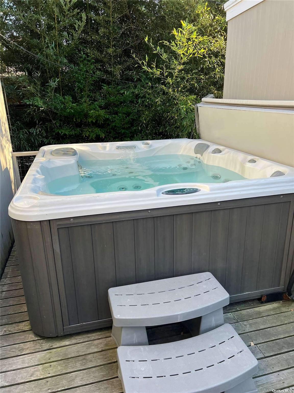 37 Kelp Walk, Seaview, NY 11770