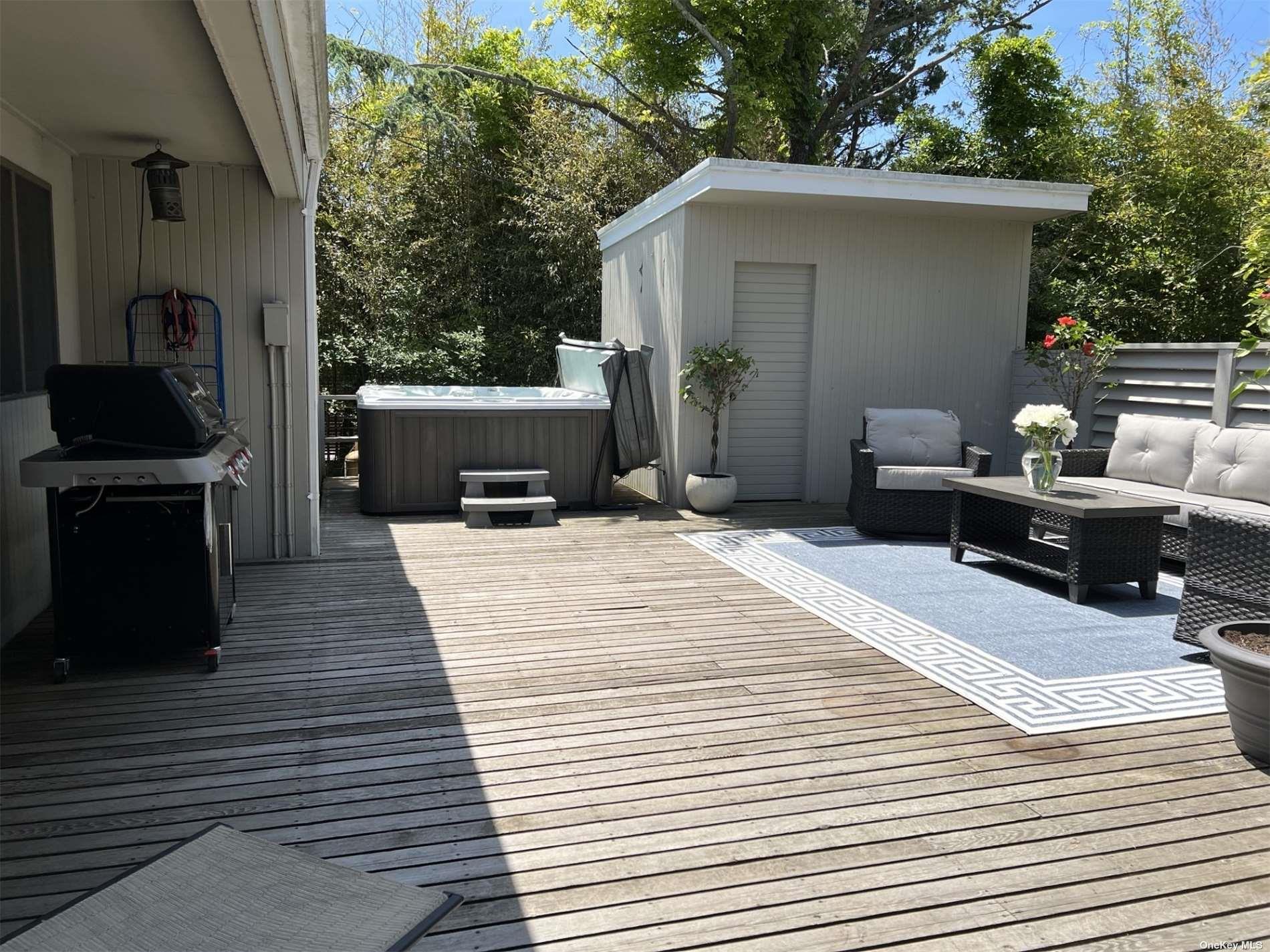 37 Kelp Walk, Seaview, NY 11770