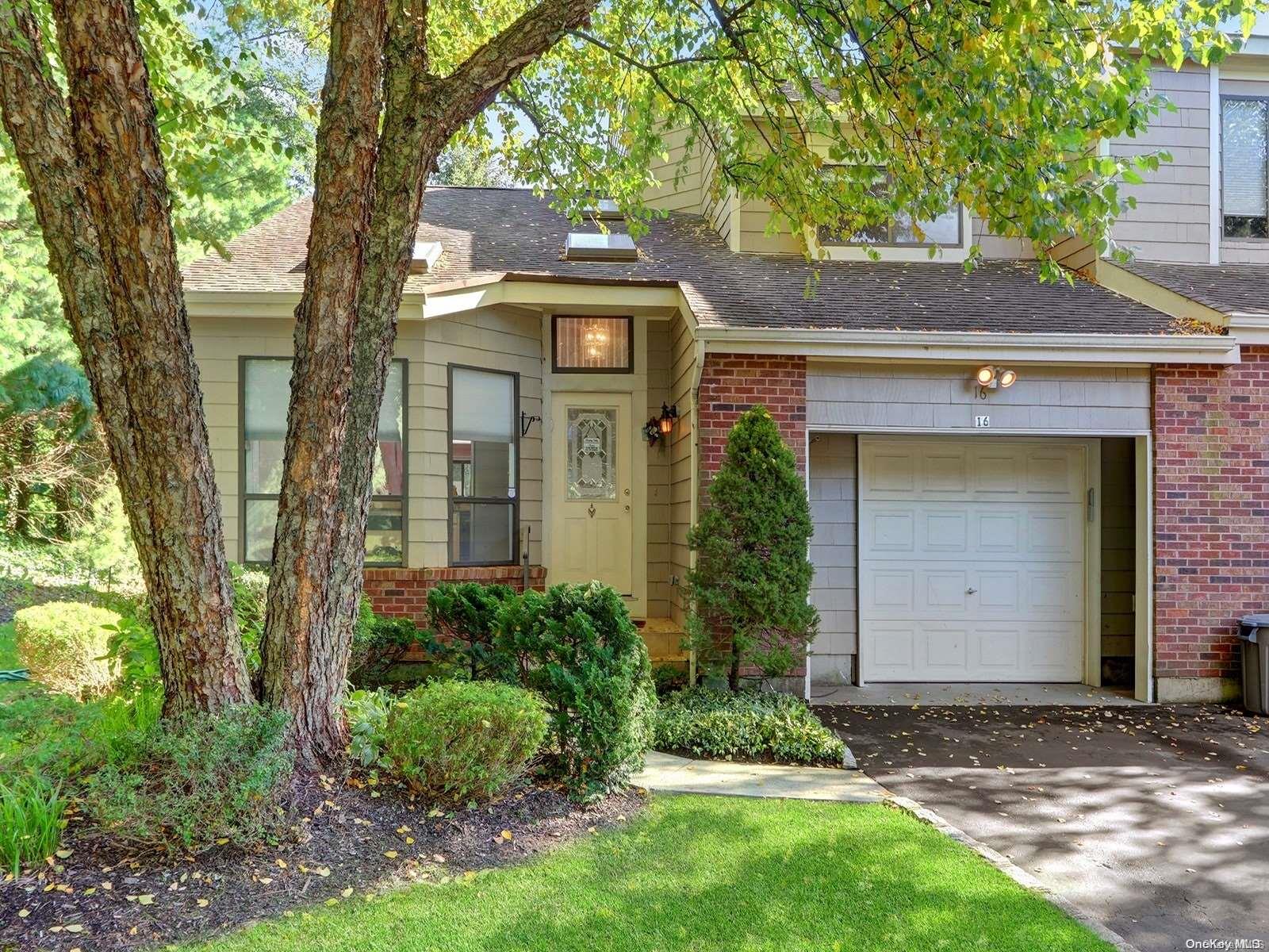 16 Whitman Ridge Drive # 16, Melville, NY 11747