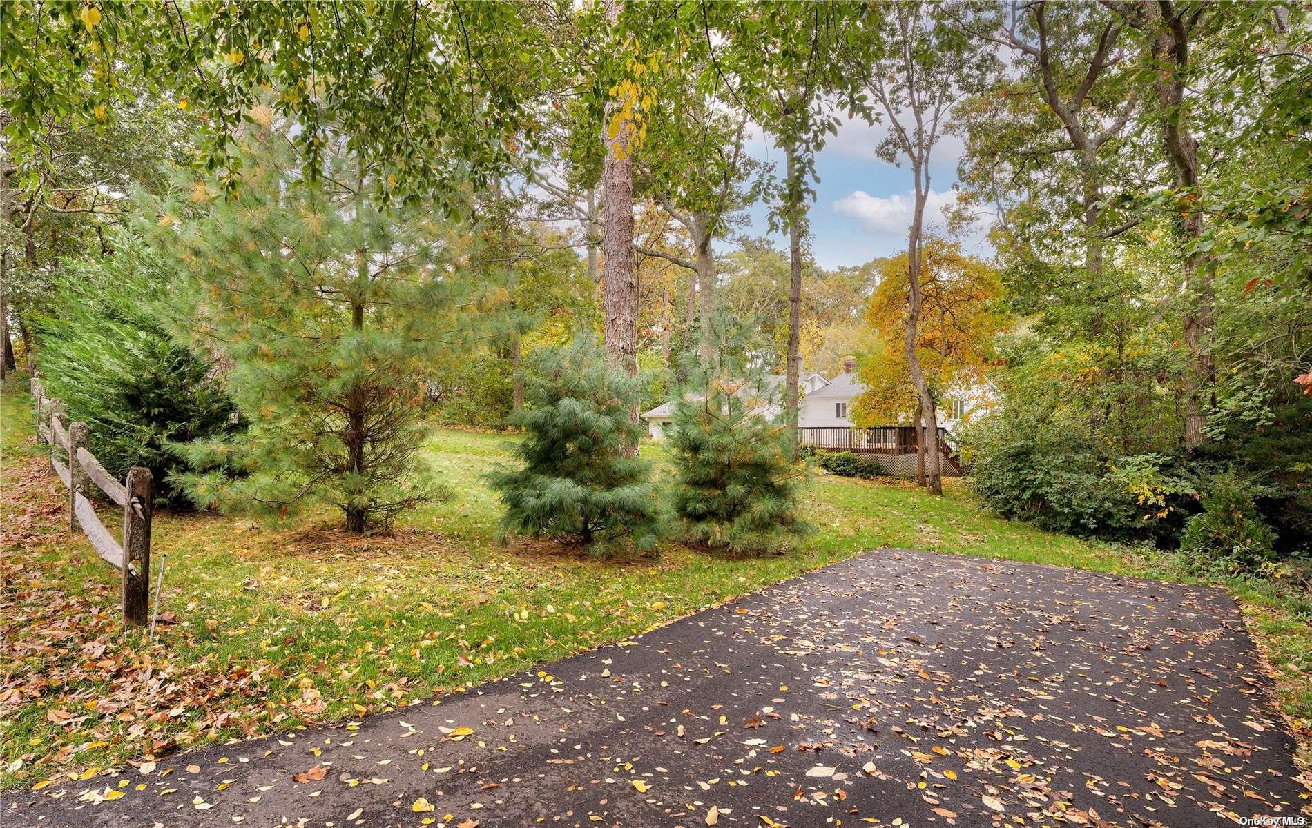 13 E Tiana Road, Hampton Bays, NY 11946