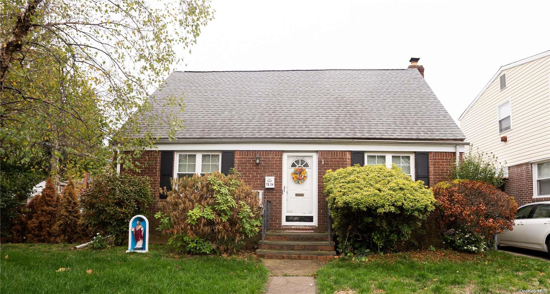 76-54 271st Street, New Hyde Park, NY 11040