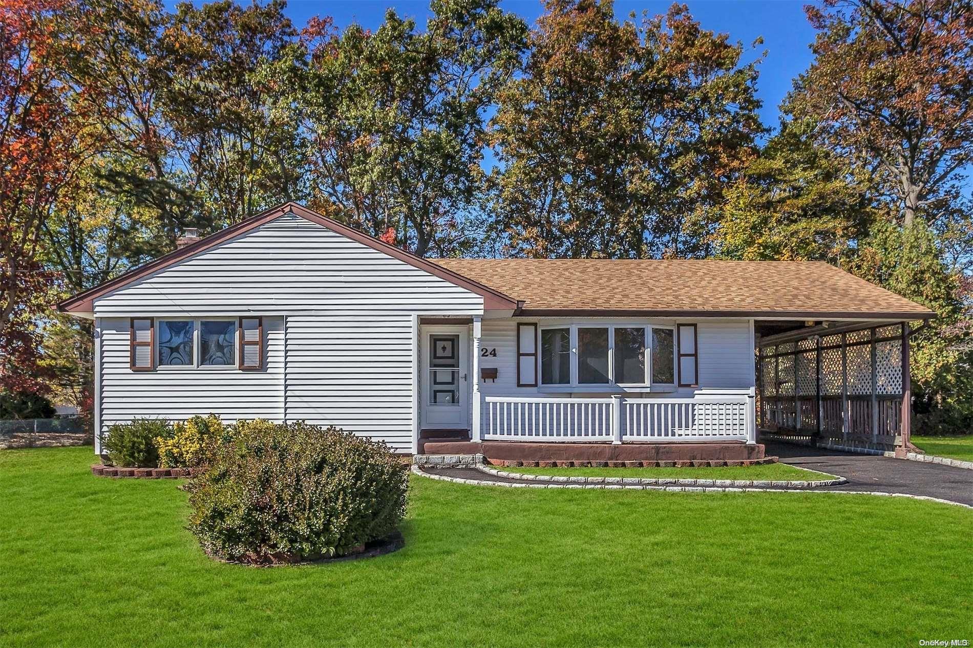 24 Woodlawn Avenue, Deer Park, NY 11729