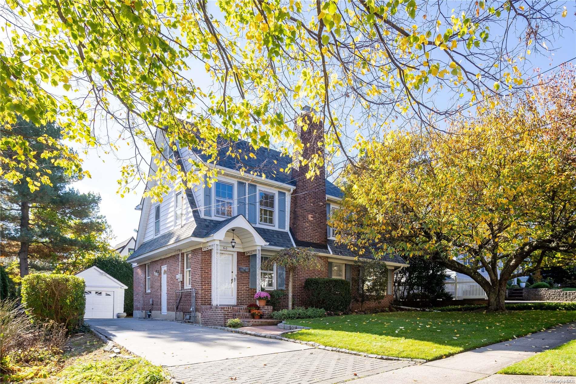 60 Vanderbilt Avenue, Manhasset, NY 11030