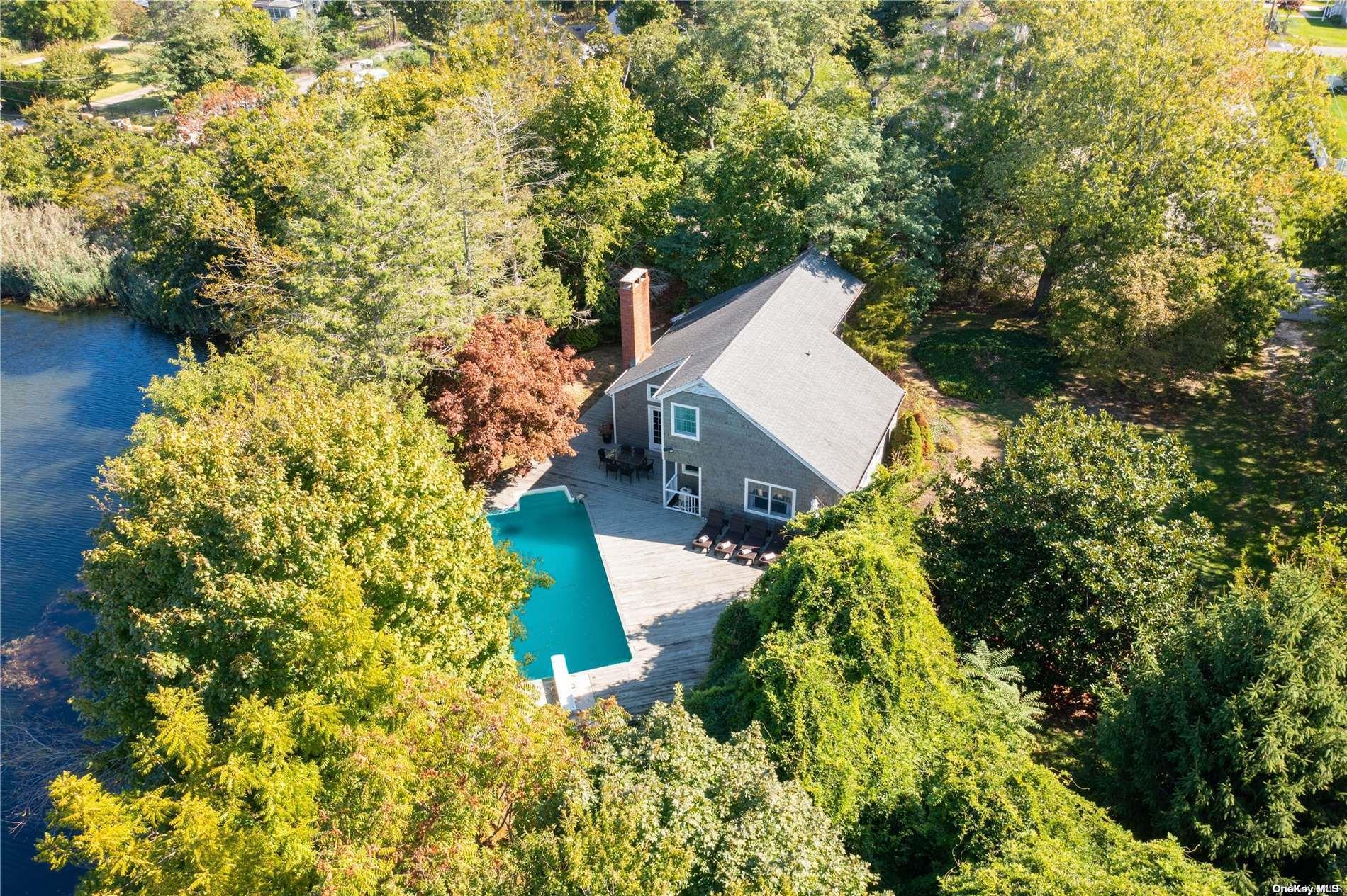 207 S Jamesport Avenue, South Jamesport, NY 11970