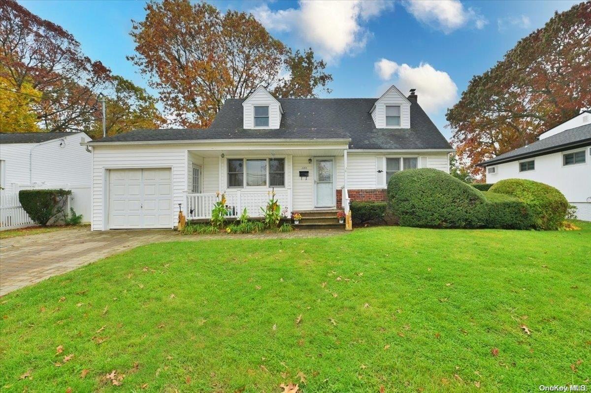 120 Willow Street, Massapequa Park, NY 11762