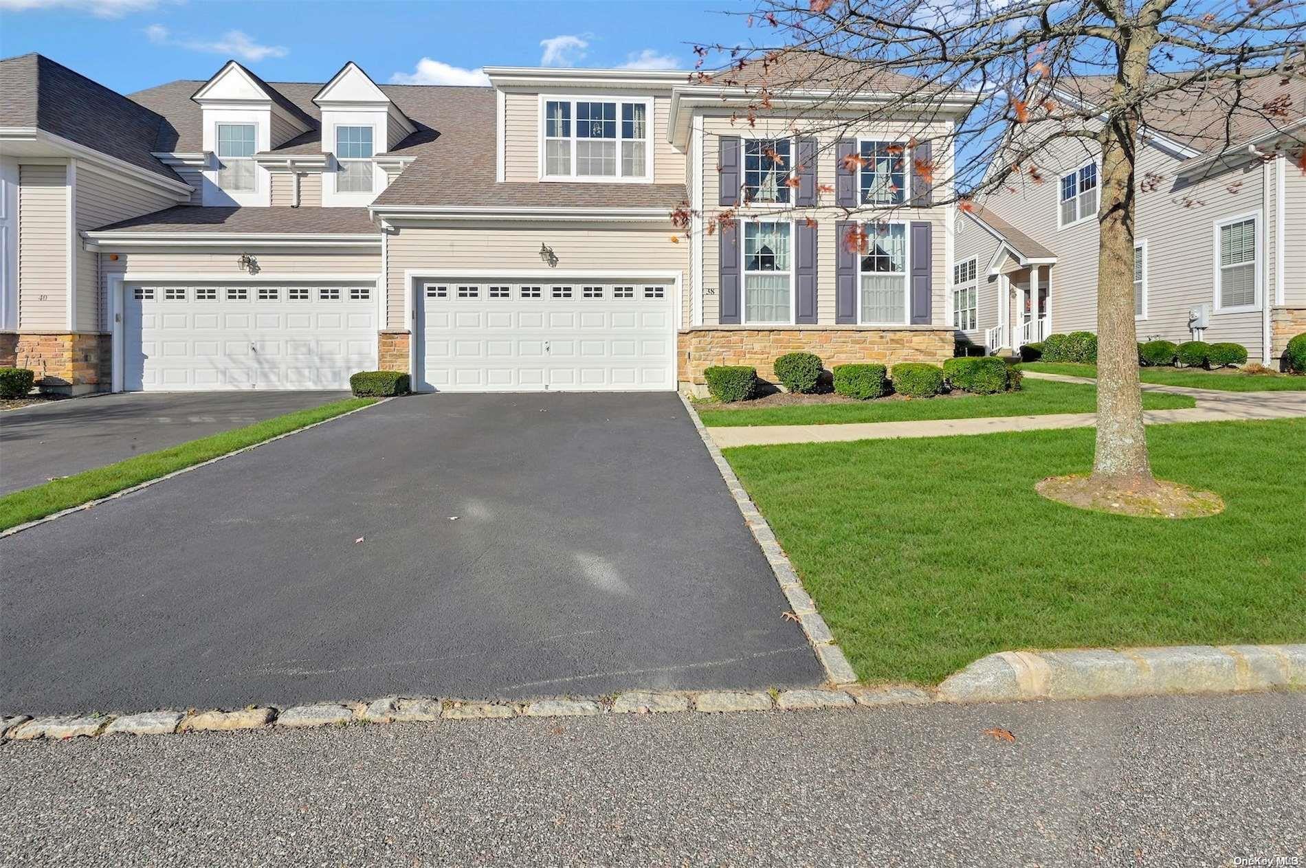 38 Toni Court # 38, Center Moriches, NY 11934