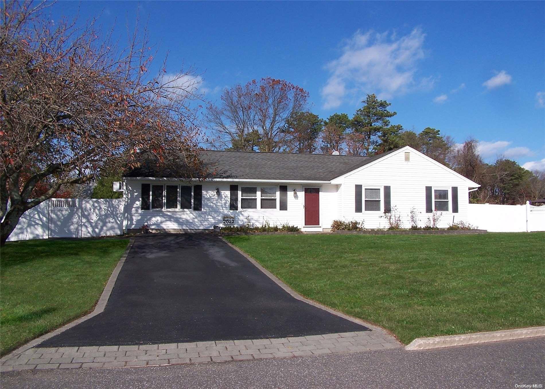 45 Felway Drive, Coram, NY 11727