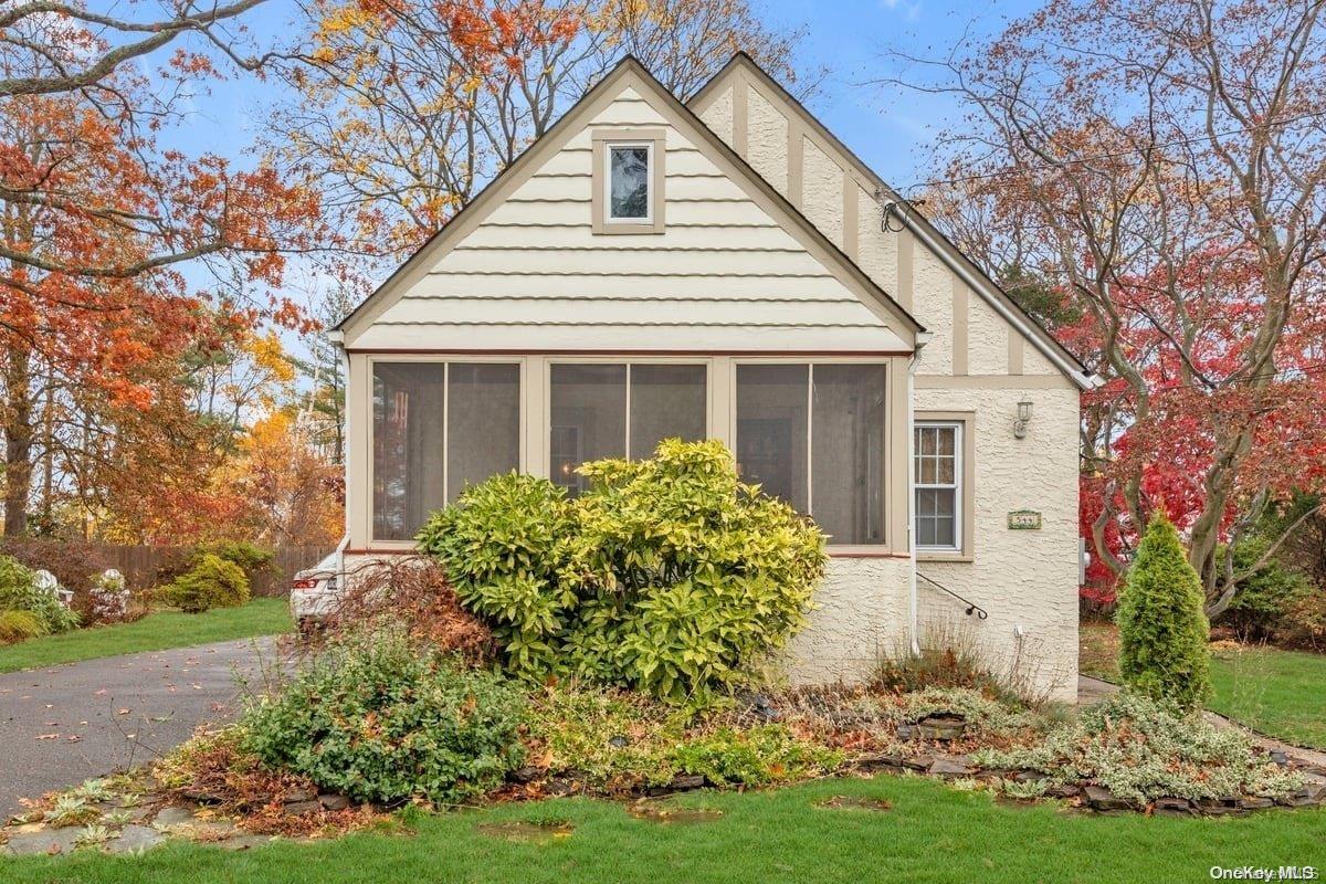 544 Lombardy Boulevard, Brightwaters, NY 11718