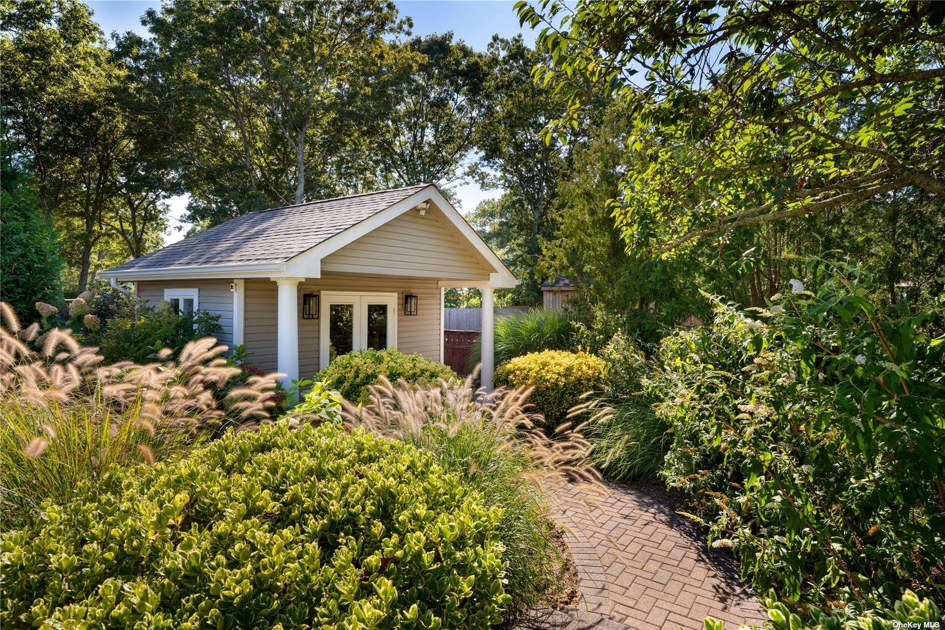 60 Lynncliff Road, Hampton Bays, NY 11946