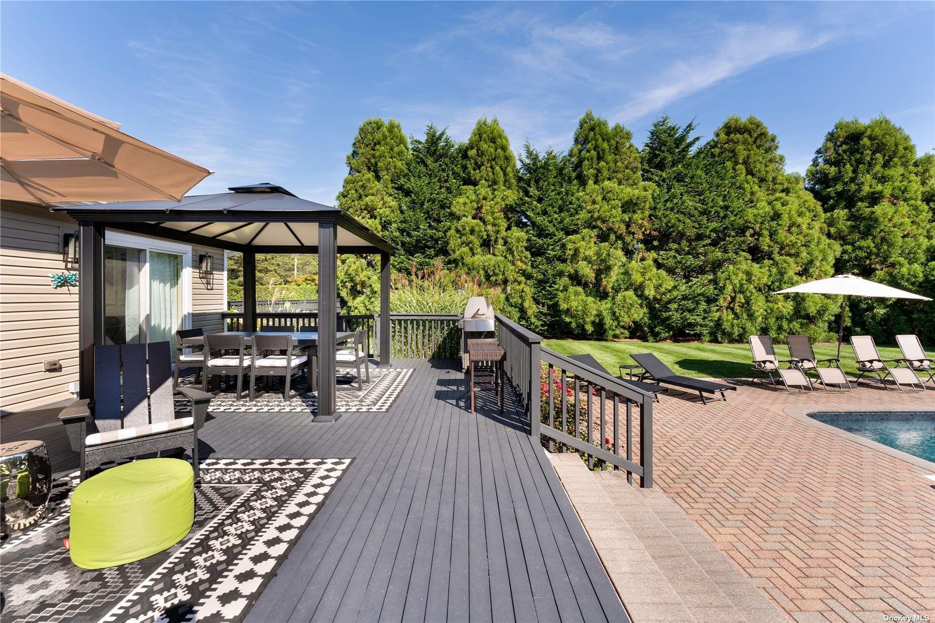 60 Lynncliff Road, Hampton Bays, NY 11946