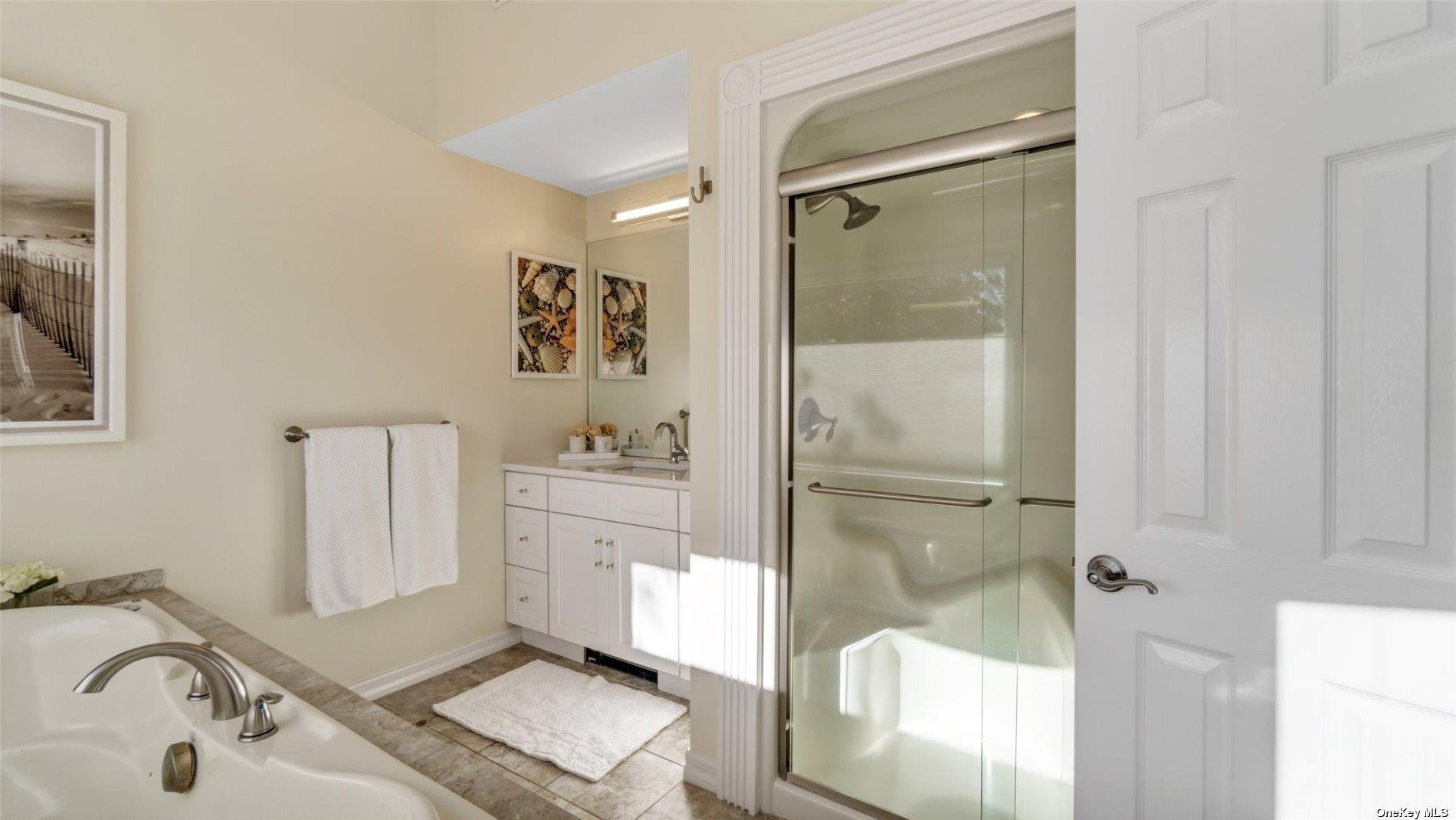 60 Lynncliff Road, Hampton Bays, NY 11946