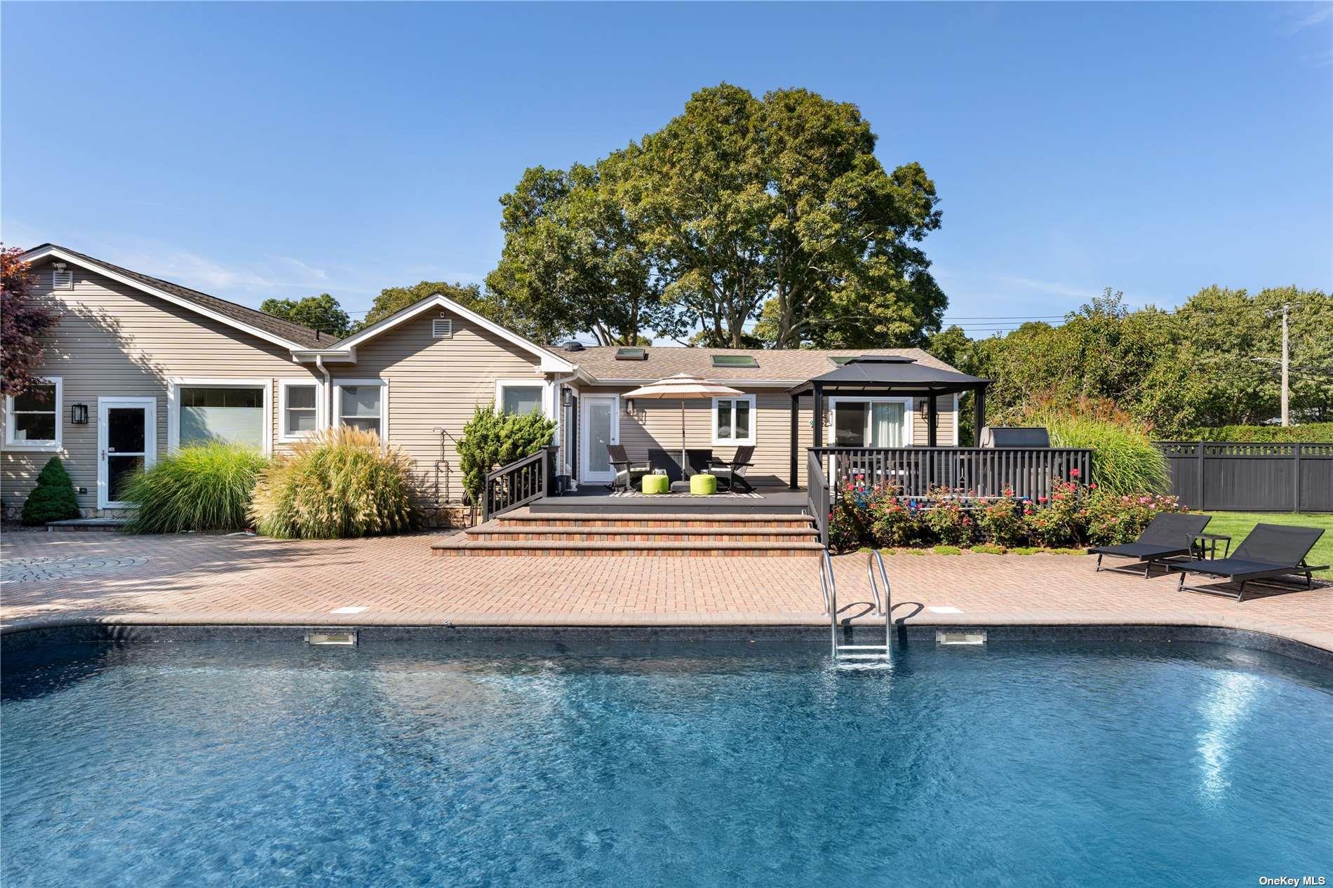 60 Lynncliff Road, Hampton Bays, NY 11946