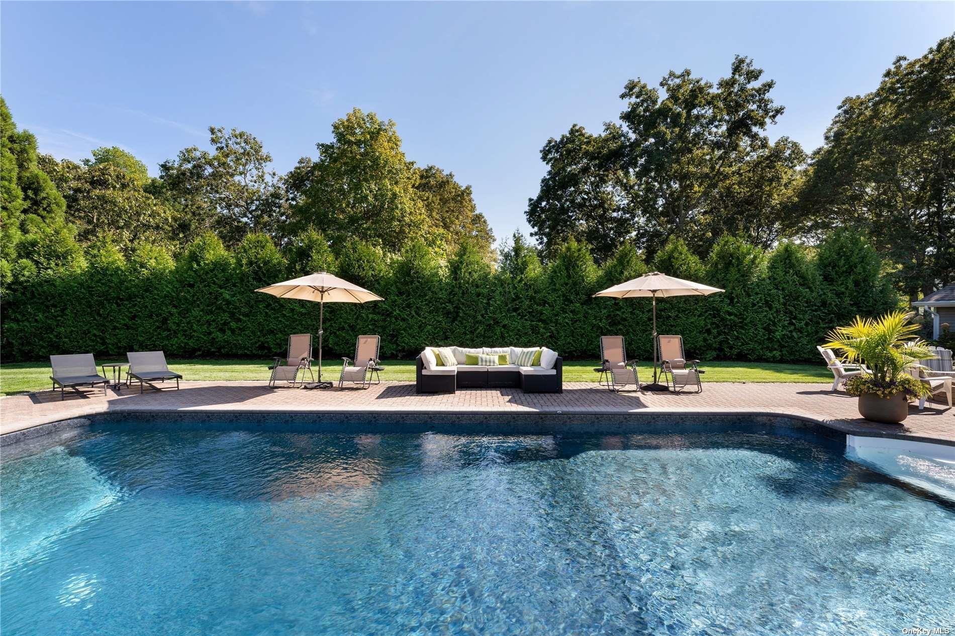 60 Lynncliff Road, Hampton Bays, NY 11946