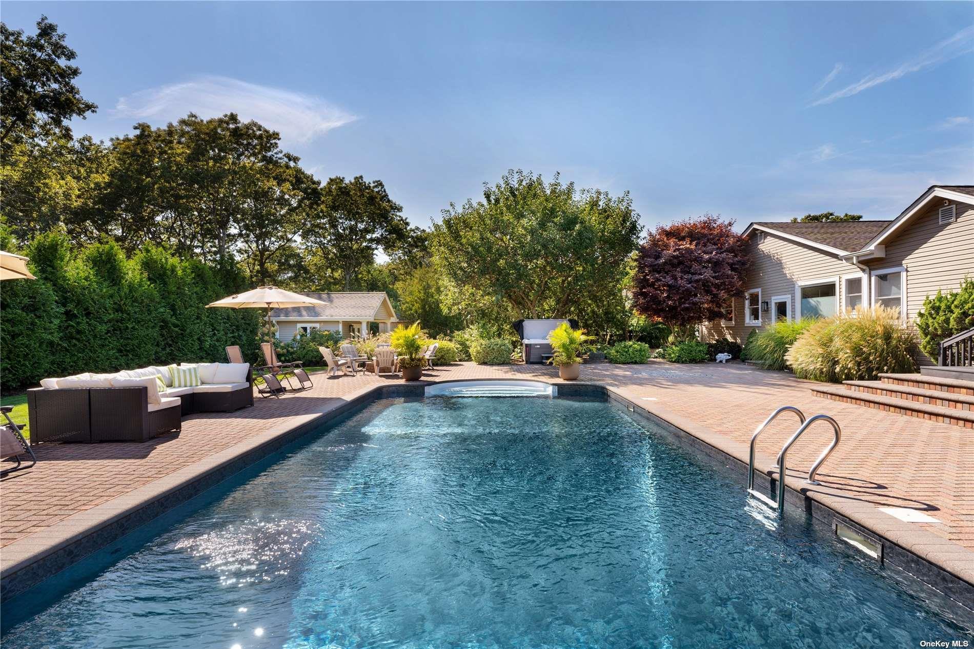 60 Lynncliff Road, Hampton Bays, NY 11946