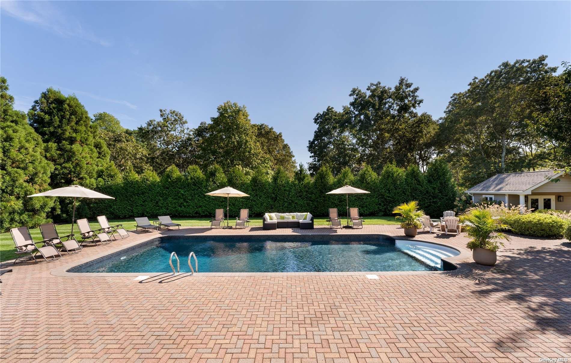 60 Lynncliff Road, Hampton Bays, NY 11946