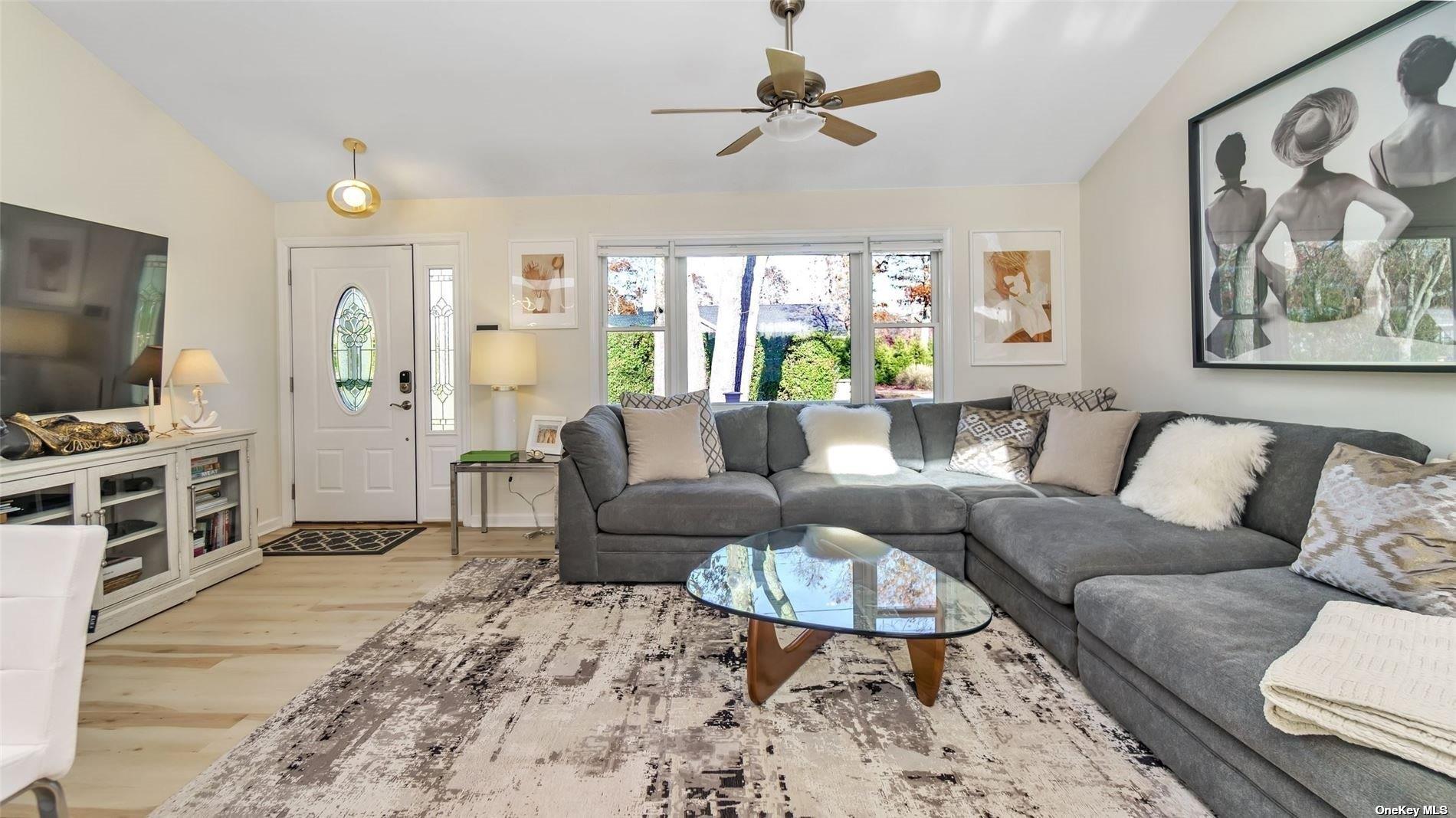 60 Lynncliff Road, Hampton Bays, NY 11946