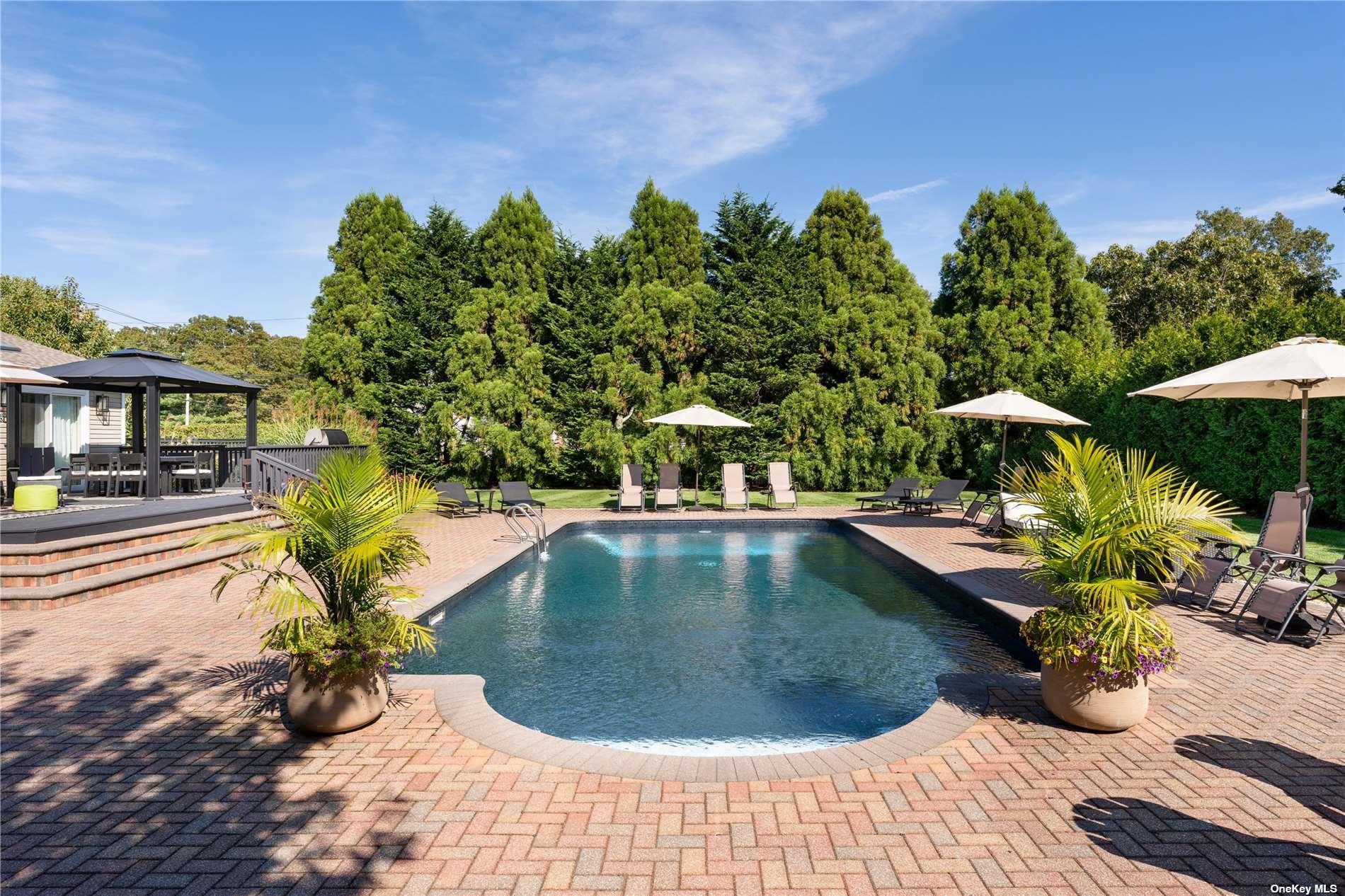 60 Lynncliff Road, Hampton Bays, NY 11946