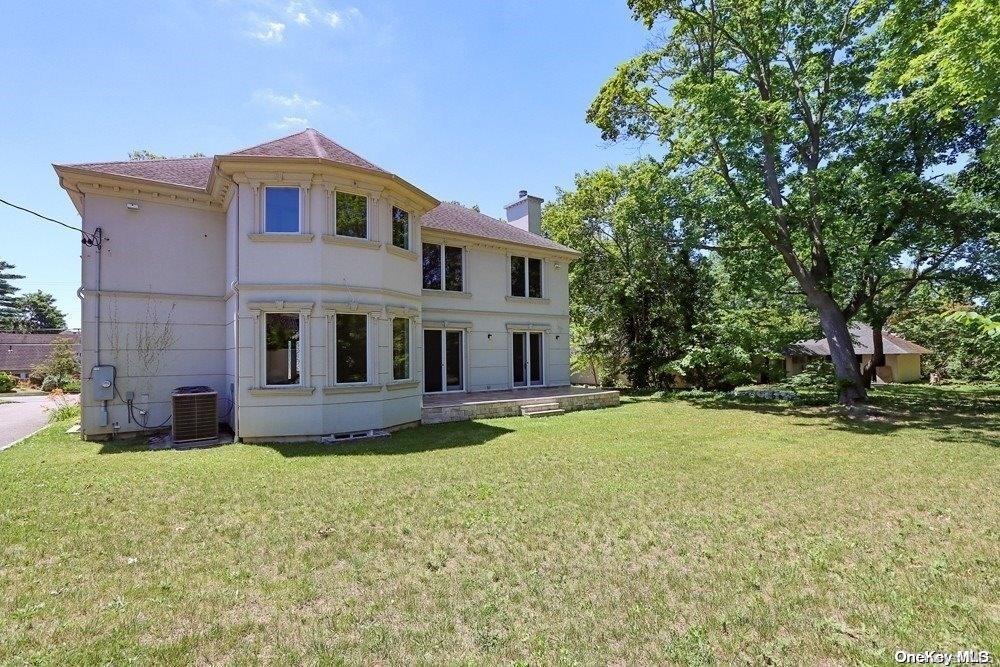 382 I U Willets Road, Roslyn Heights, NY 11577