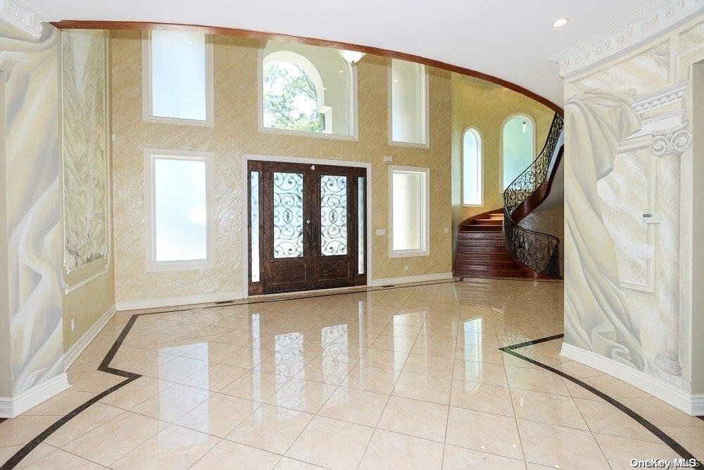 382 I U Willets Road, Roslyn Heights, NY 11577