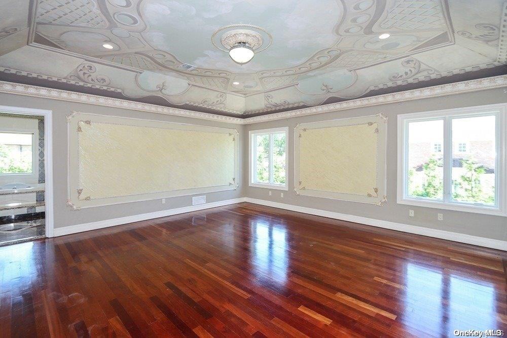 382 I U Willets Road, Roslyn Heights, NY 11577