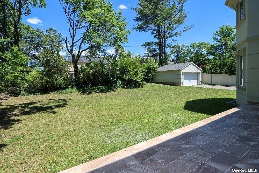 382 I U Willets Road, Roslyn Heights, NY 11577