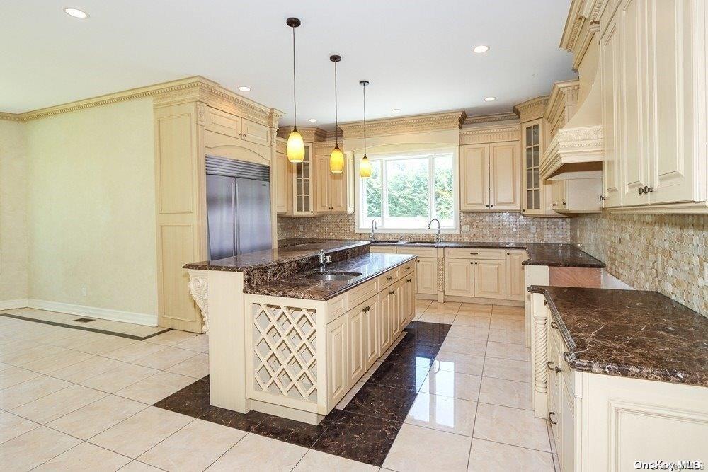 382 I U Willets Road, Roslyn Heights, NY 11577