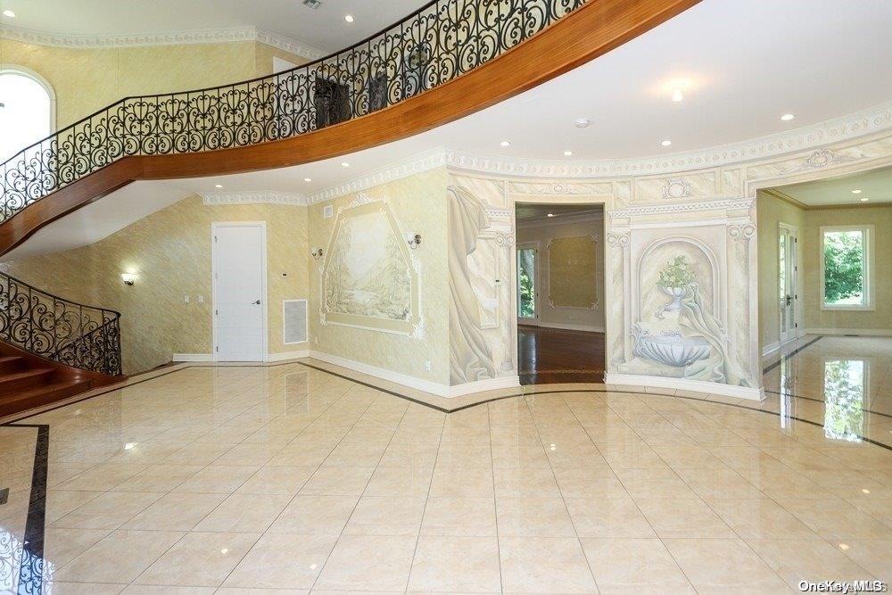 382 I U Willets Road, Roslyn Heights, NY 11577