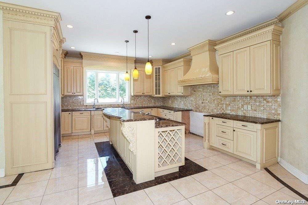 382 I U Willets Road, Roslyn Heights, NY 11577