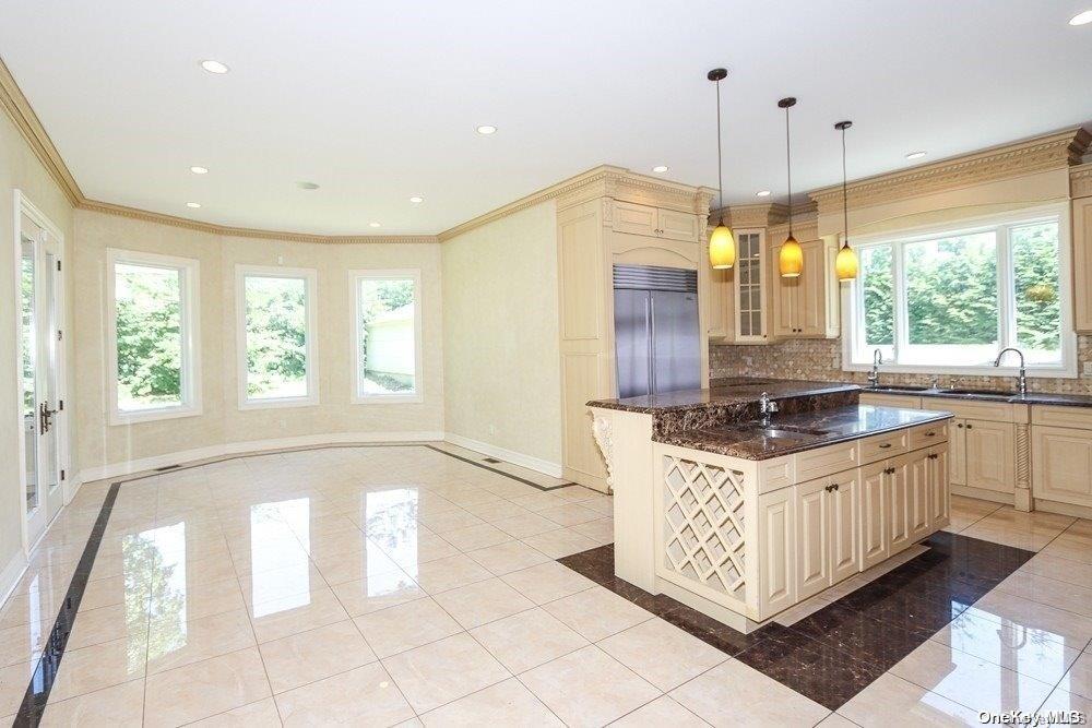 382 I U Willets Road, Roslyn Heights, NY 11577