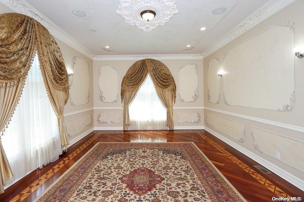 382 I U Willets Road, Roslyn Heights, NY 11577