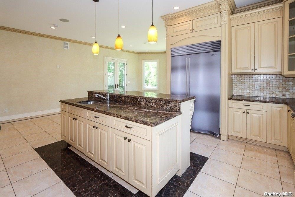 382 I U Willets Road, Roslyn Heights, NY 11577