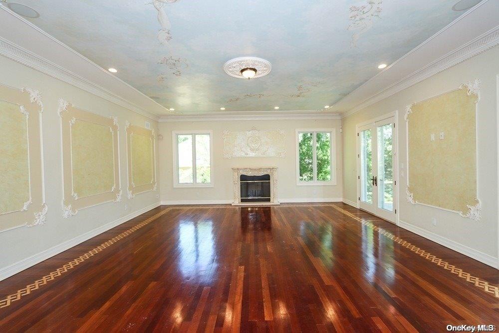 382 I U Willets Road, Roslyn Heights, NY 11577