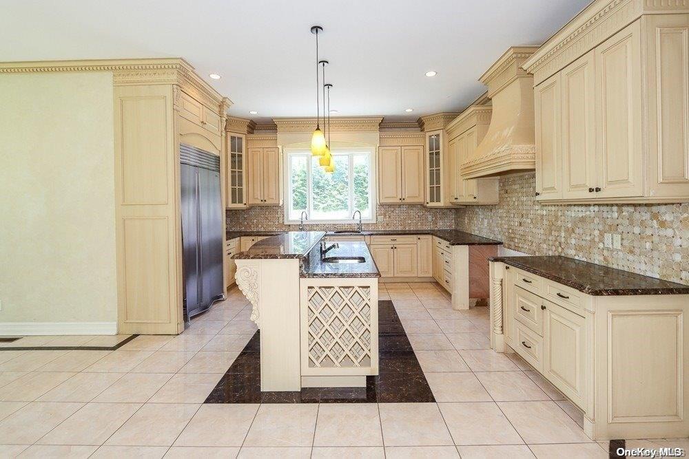 382 I U Willets Road, Roslyn Heights, NY 11577