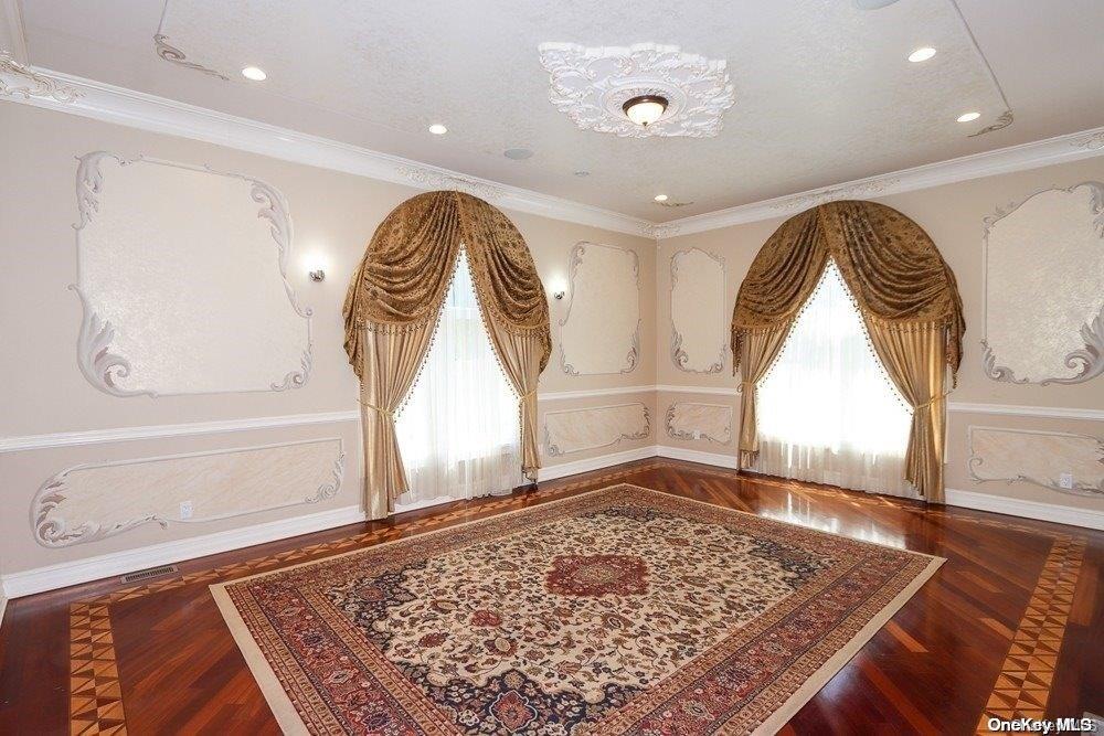 382 I U Willets Road, Roslyn Heights, NY 11577