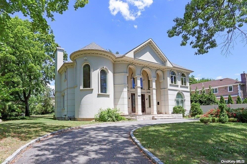 382 I U Willets Road, Roslyn Heights, NY 11577