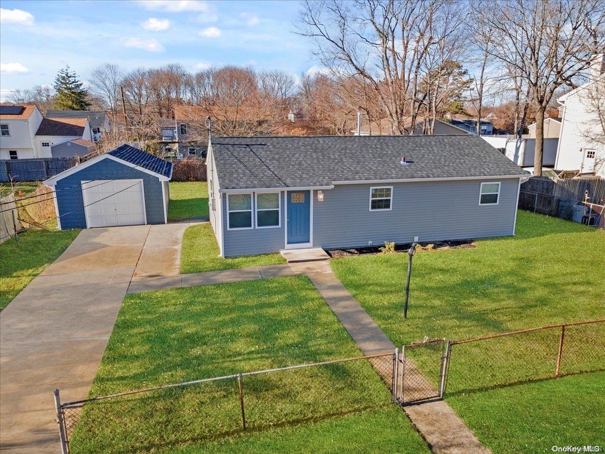 718 Bourdois Avenue, Bellport, NY 11713