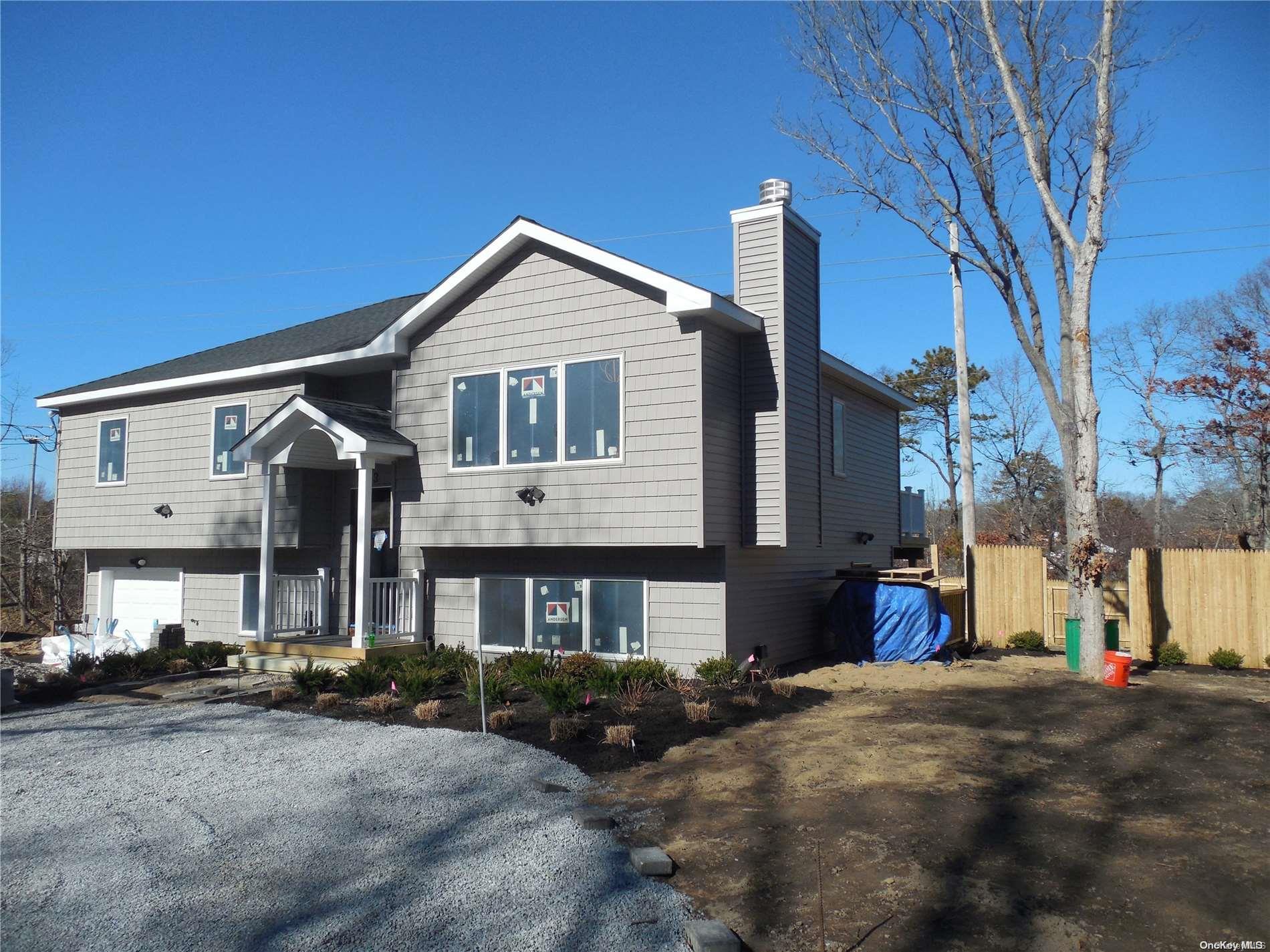 3 Bay Avenue N, Hampton Bays, NY 11946