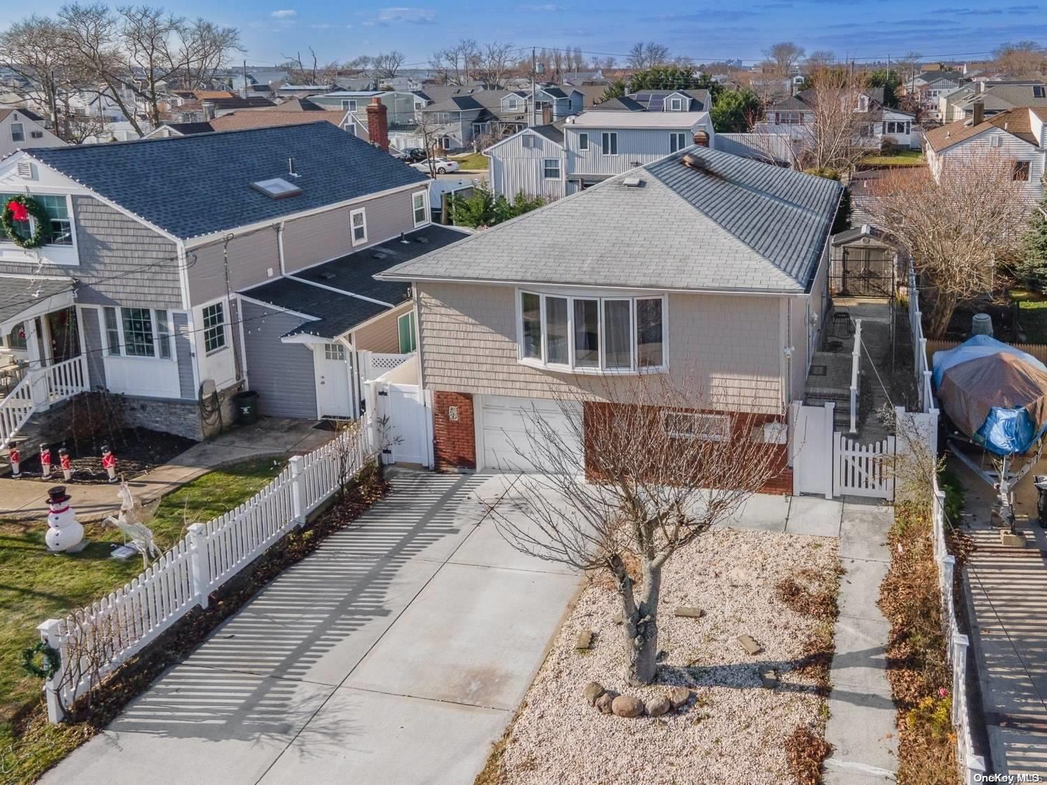 145 Washington Avenue, Island Park, NY 11558