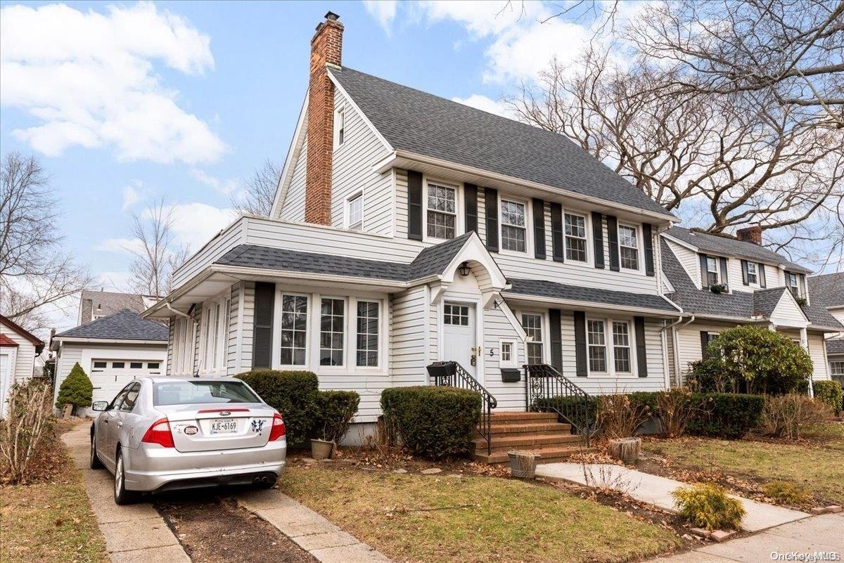 5 Michigan Road, Bellerose Village, NY 11001