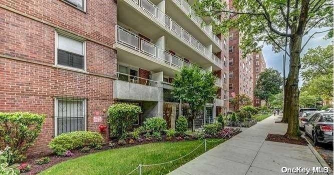110-50 71 Road # 3O, Forest Hills, NY 11375