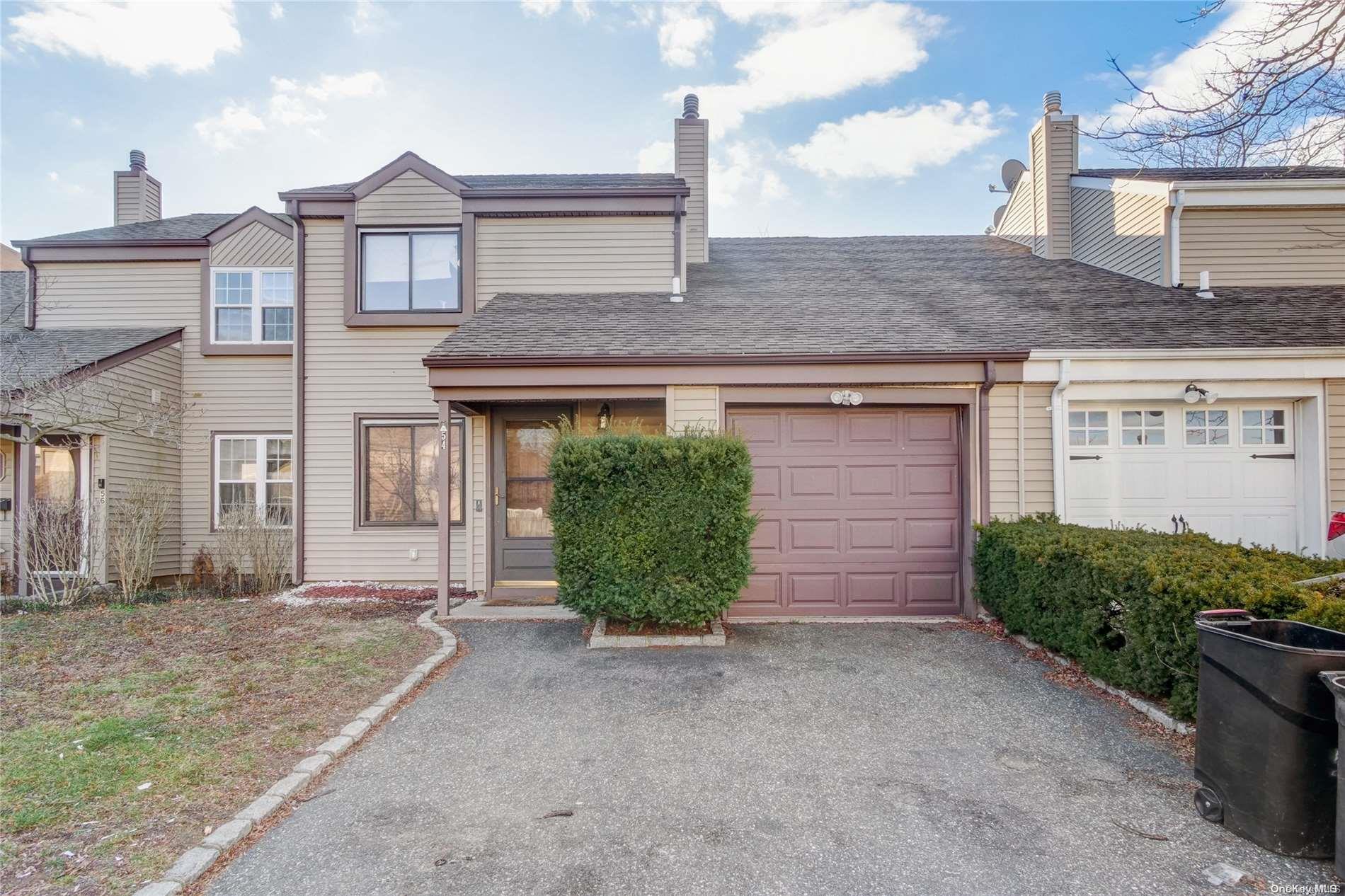 54 Jan Court, Bay Shore, NY 11706