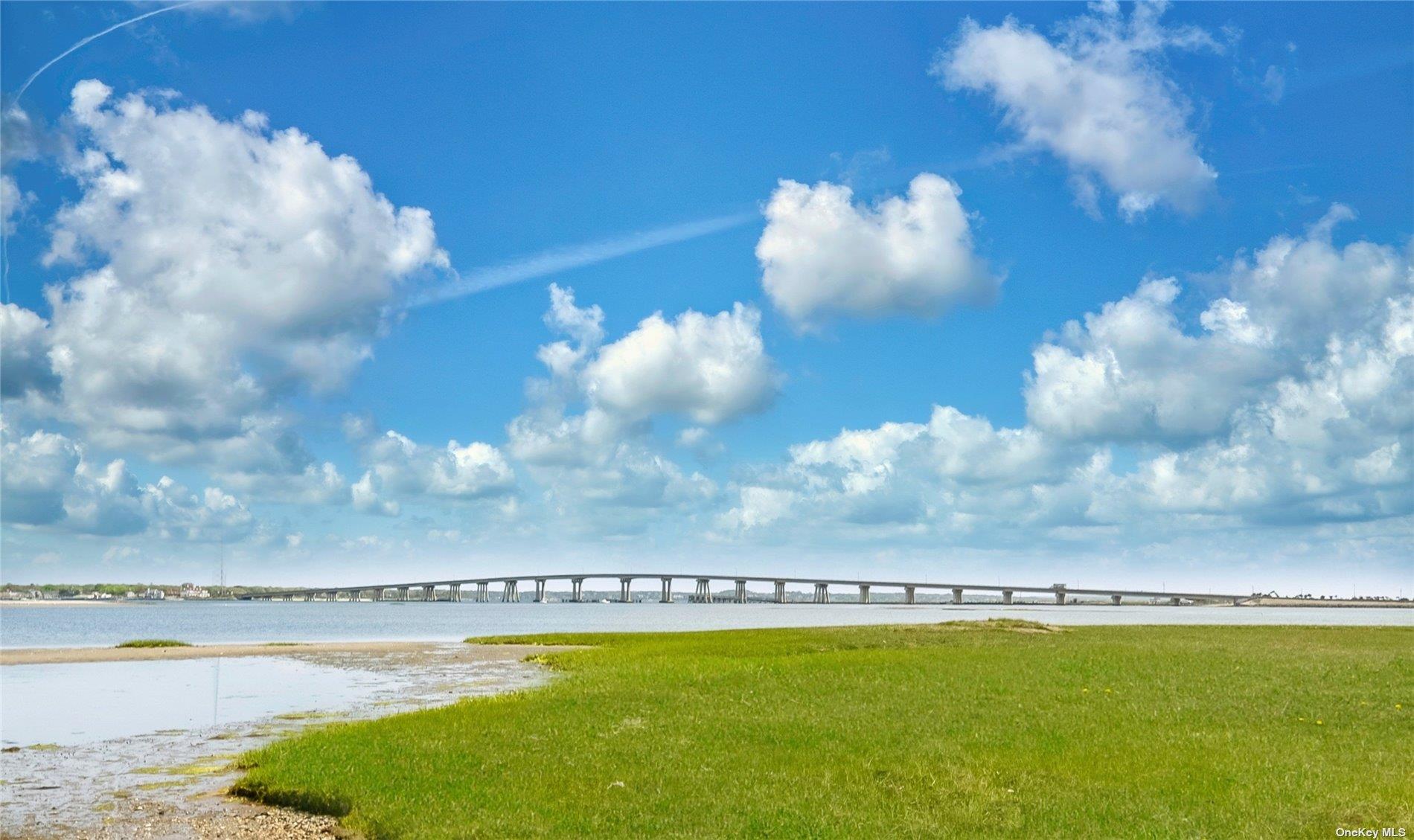 68 Foster Avenue # 8, Hampton Bays, NY 11946