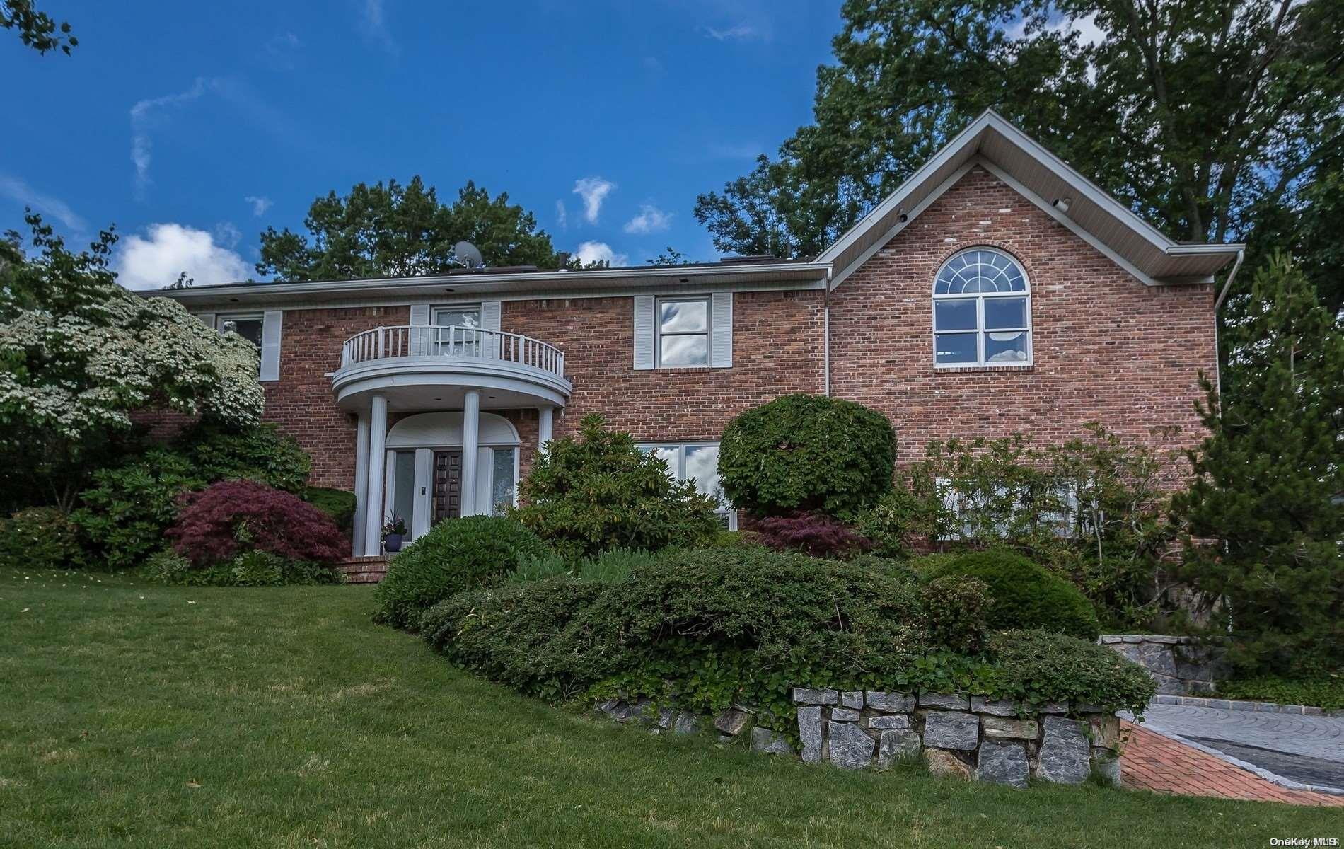 73 Tara Drive, East Hills, NY 11576